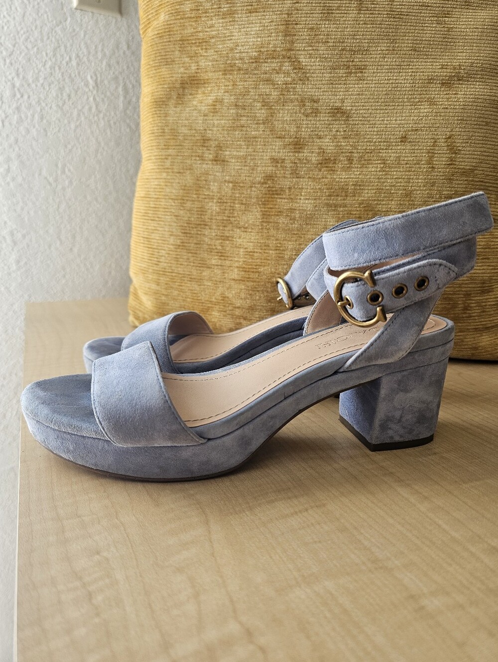 Coach Serena Suede Bluebell Sandals Size 8